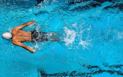 Comment la natation peut aider à perdre du poids efficacement ?